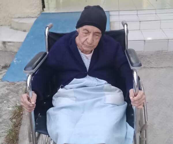 Tiene 99 años y le quitaron la bolsa