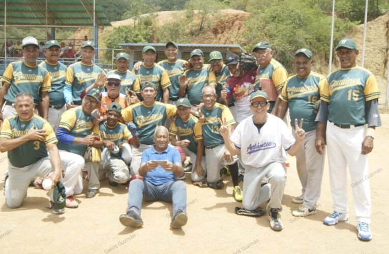 Genuinos se coronaron campeones en sóftbol de Guaracarumbo