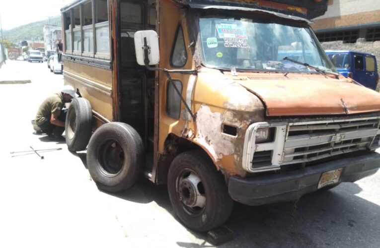 Transportistas se quedan varados por deterioro de sus unidades