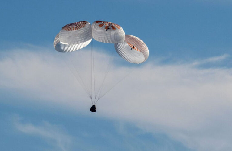 Astronautas de la misión Crew-10 llegan a la Tierra tras cinco meses en el espacio