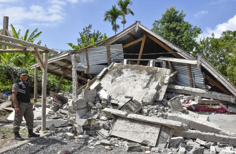 Terremoto de 6.3 sacudió a Indonesia