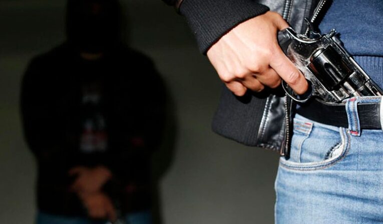 Sicario tirotea a venezolano dentro de su apartamento