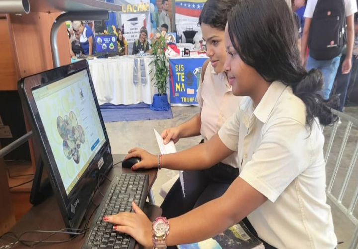 Bachilleres esperan por información de asignación de cupo