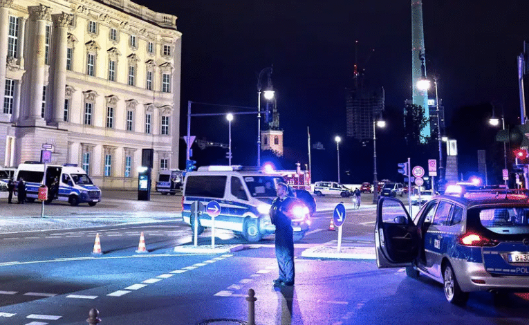 Evacuación en Berlín por bomba de la Segunda Guerra Mundial