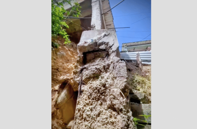 Vivienda en La Cabrería a punto de caer