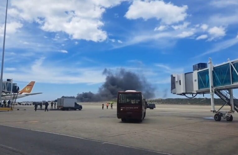 Vientos huracanados derribaron un avión