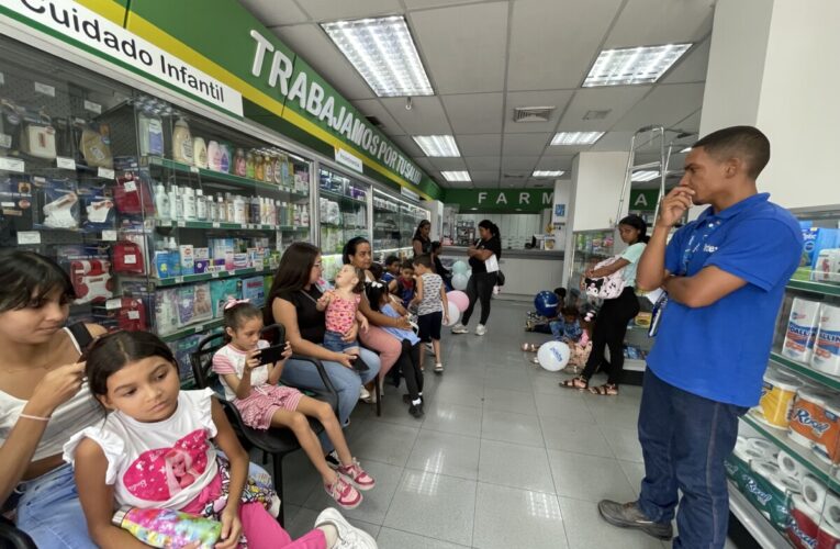 Entregaron muestras médicas y cotillones