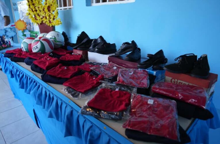 Terán reinaugura C.E.I. Carmen Clemente Travieso en Macuto