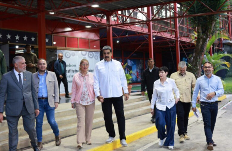 Maduro supervisa el Polo Científico Tecnológico Venezolano