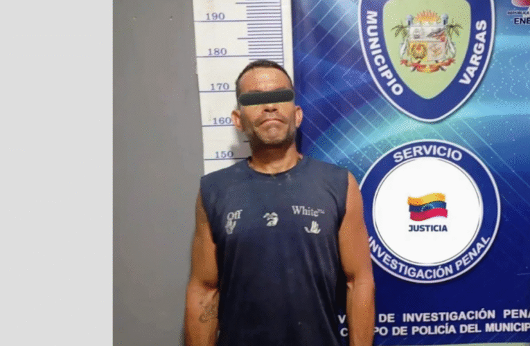 Le pegó a su mamá y lo metieron preso