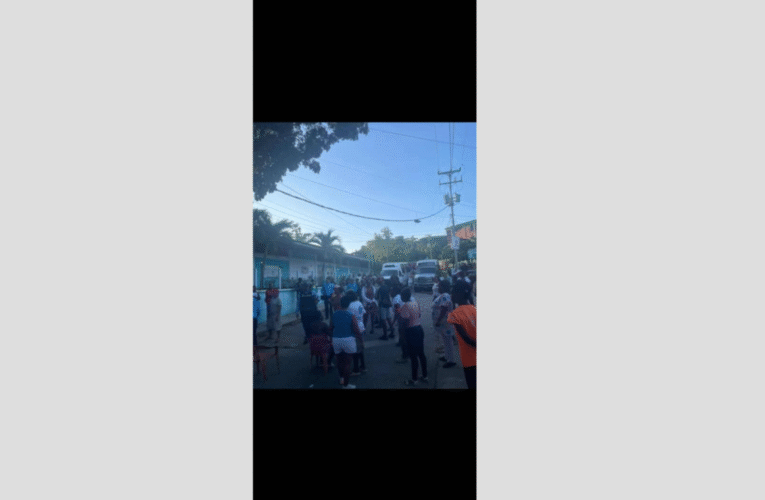 Caruao se alza por falta de agua