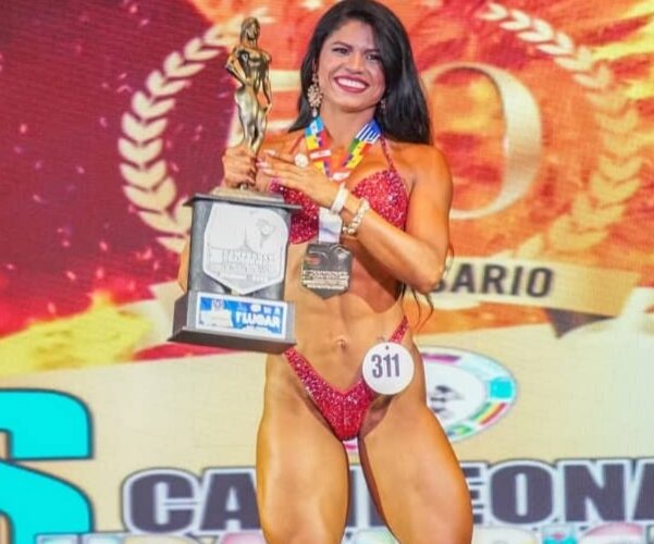 María Batta Campeona suramericana de fisiculturismo