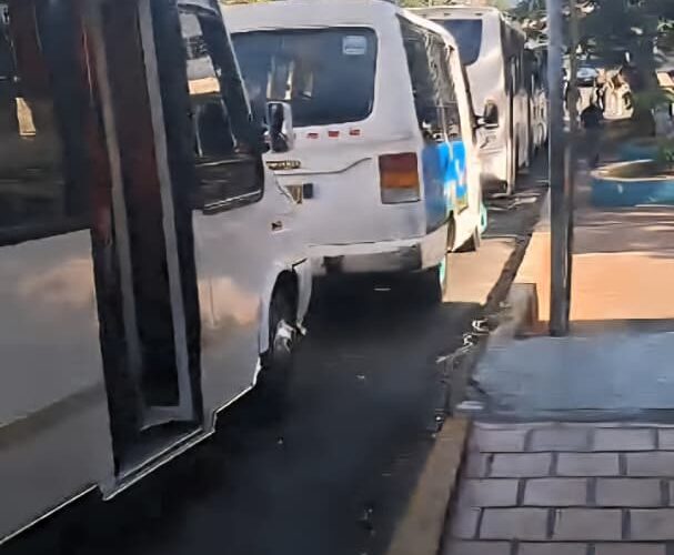 Transportistas vuelven a la calle luego de aumento a Bs. 40