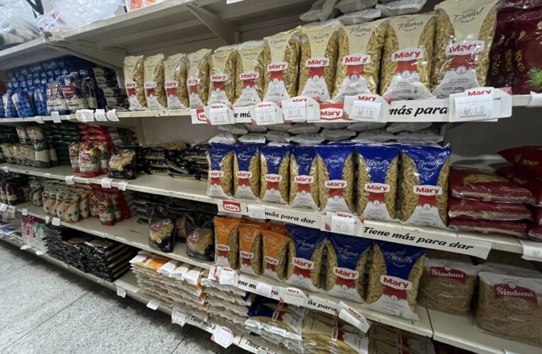 Los alimentos suben y la gente compra menos