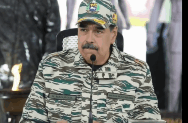 “No a la guerra loca’’ “Yes, to peace forever’’