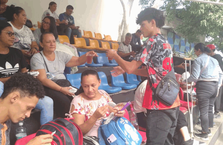 JC Baseball entregó 300 arepas en el Seguro y el Periférico