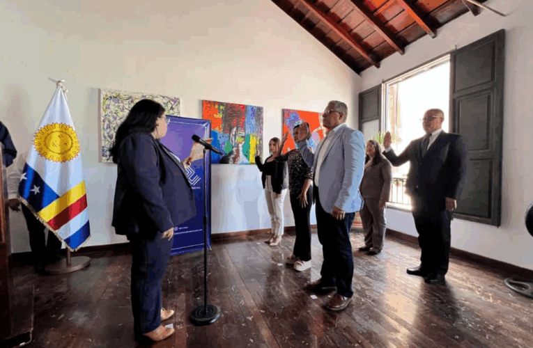 Juramentan a la nueva directiva del Colegio de Relacionistas