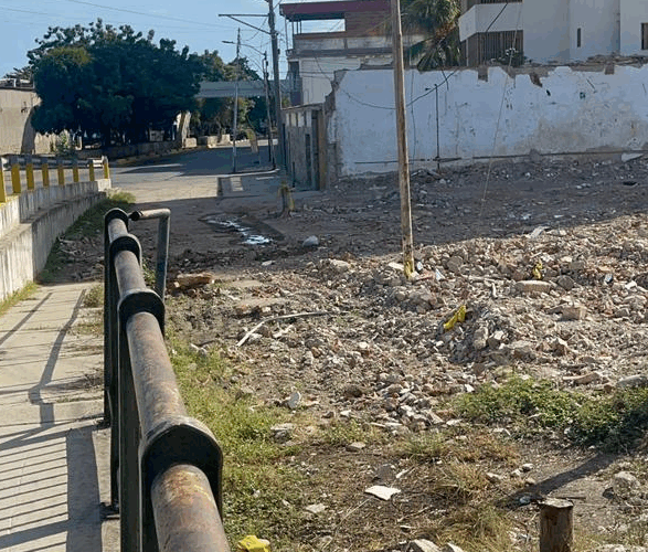 Macuteños piden parque infantil y aparatos deportivos en terreno baldío