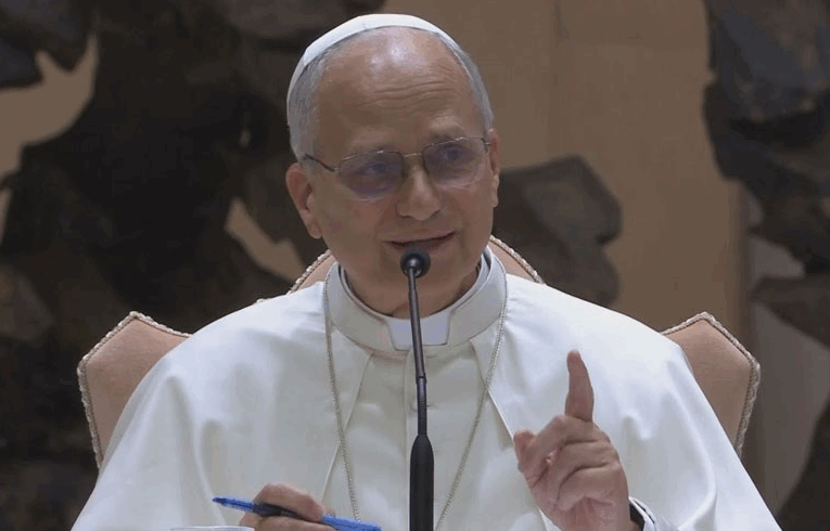 El papa dice  que Internet es una “nueva forma” de dependencia entre los jóvenes