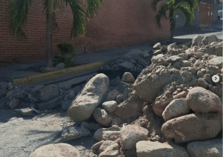 Piden reparar hueco en Palmar Este