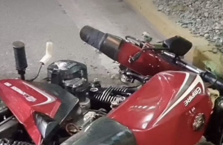 Derrape de moto deja 2 heridos en La Guaira