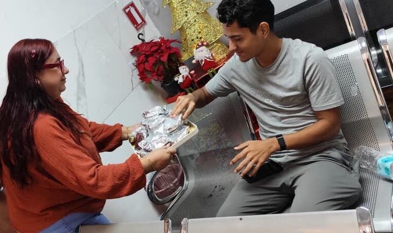 Centro Médico Nova Neth realizó “Arepazo” de fin de año