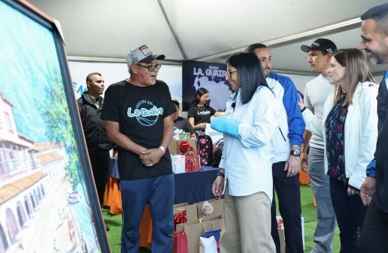 Vicepresidenta inaugura VI Feria La Guaira Emprende