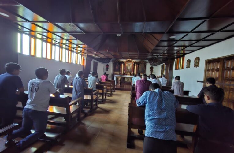 Seminario San Pedro elevó una plegaria por los fallecidos