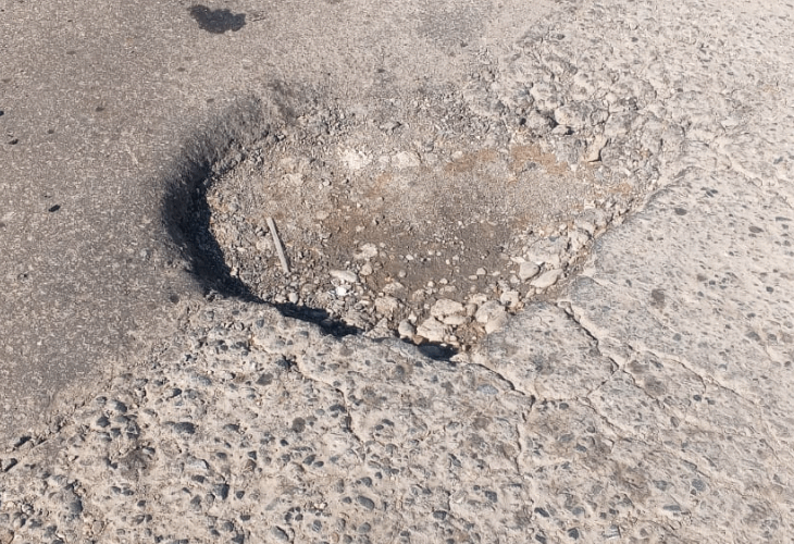 Enorme hueco en la calle 15 de La Atlántida