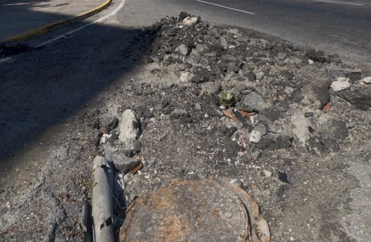 Hueco sin reparar amenaza la seguridad vial frente a IP5