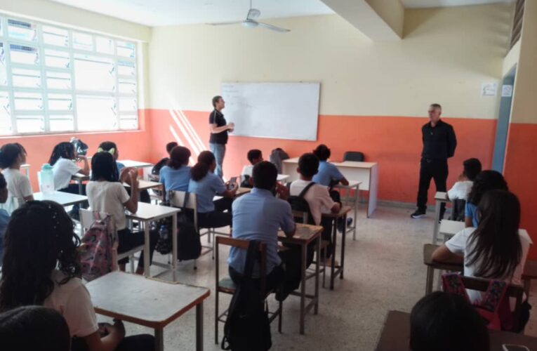 650 estudiantes regresaron a clases en la Panamá