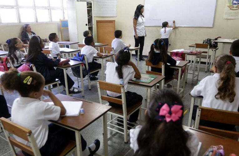 Clases en todo el país se retoman el 12E