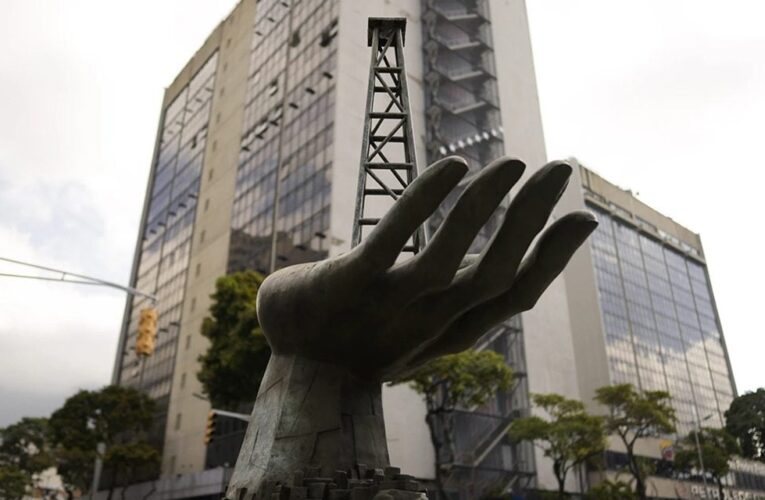 Venezuela comienza a reactivar pozos para relanzar la producción de crudos
