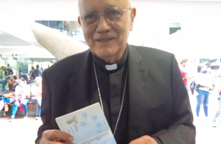 Cardenal Baltazar Porras recupera su pasaporte