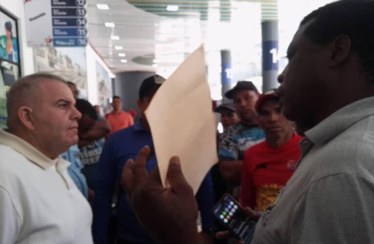 Se alzan conductores de La Costa