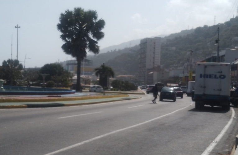 No sigas arriesgando tu vida: Usa los túneles y las pasarelas