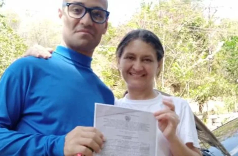 Liberan  a Jonathan Carrillo, el último de los periodistas presos