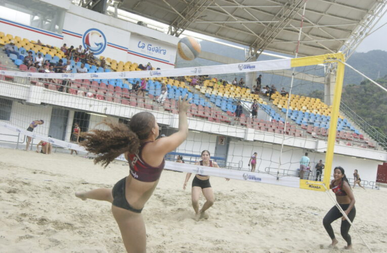 Guaireños logran podium en Parada de Voliplaya