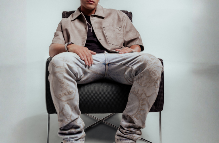 Moa Rivera sacude la salsa moderna con su nuevo álbum “Mal Necesario”