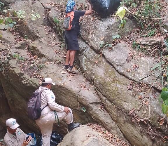 Limpian Camino de Los Españoles