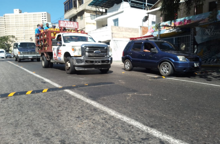 Se levantaron los reductores de velocidad en Macuto
