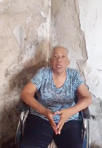 Pensionada clama por auxilio ante el deterioro de su vivienda