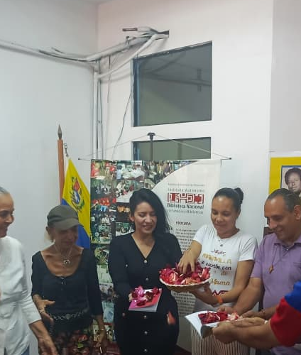 Bautizan libro memoria y legado de Juan Pirelo