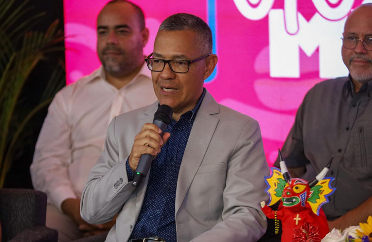 Ernesto Villegas renuncia a la militancia del PSUV