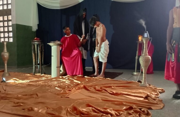 Recrean la Pasión de Cristo
