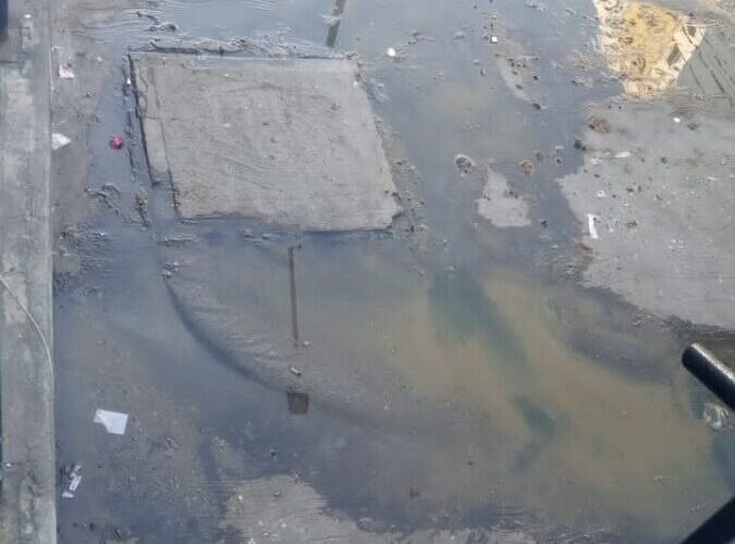 Piden atender bote de aguas servidas