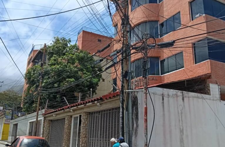 A punto de desplomarse varios postes en Sorocaima