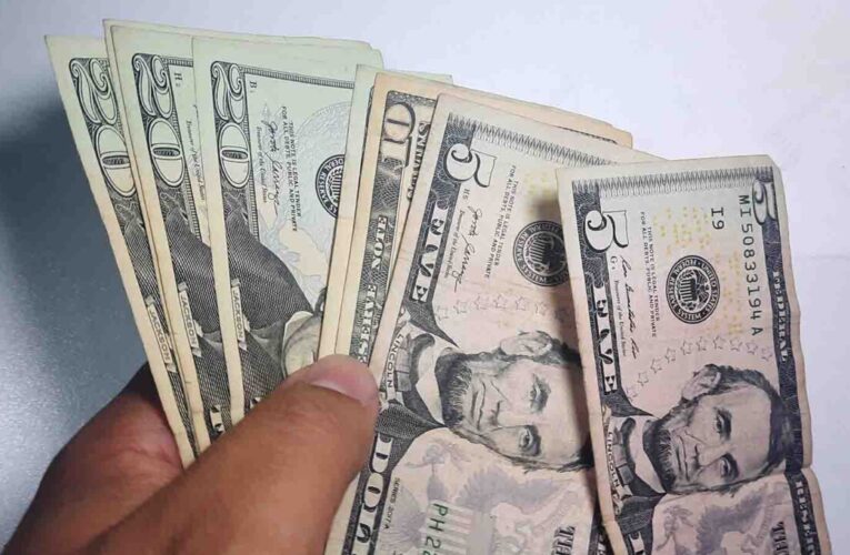 Proponen que el aumento sea a 250 dólares vía bonos