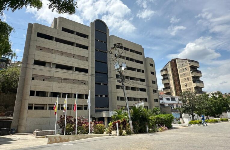 Piden culminar el hospital José Gregorio