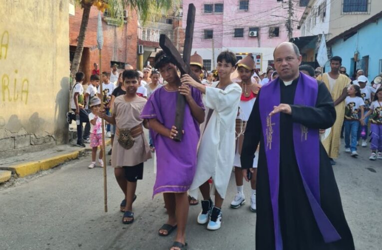 Viacrucis Viviente en Mamo